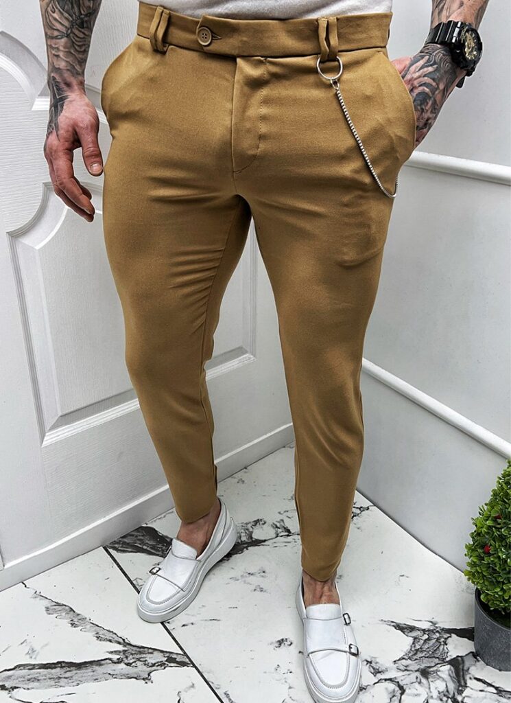 Pantaloni maro cu accesoriu
