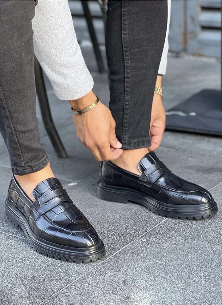 Pantofi barbati din pielea neagra print de crocodil