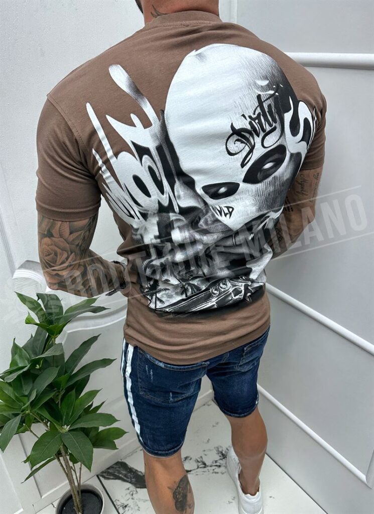 Tricou barbatesc maro cu imprimeu pe spate