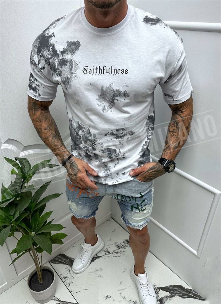Tricou barbatesc alb stropit si cu imprimeu