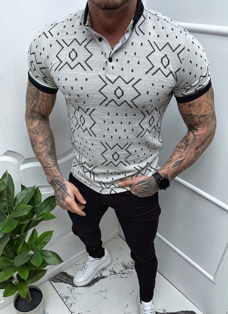Tricou barbati gri cu figuri cu guler