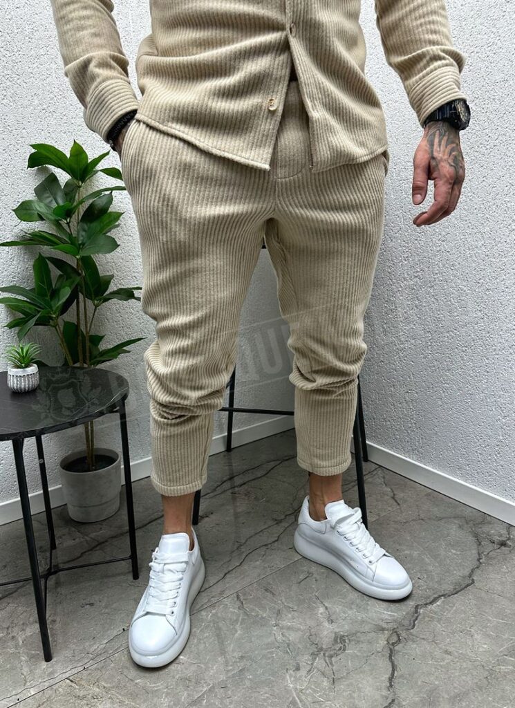 Compleu barbatesc bej model simplu