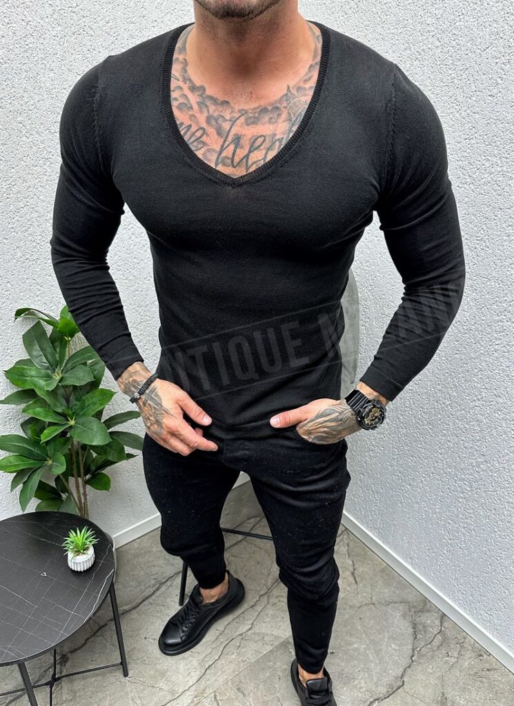Pulover barbatesc neagra cu decolteu