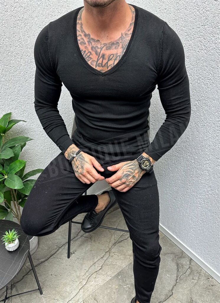 Pulover barbatesc neagra cu decolteu