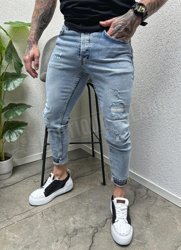 Blugi denim deschis cu stropiri usoare A658