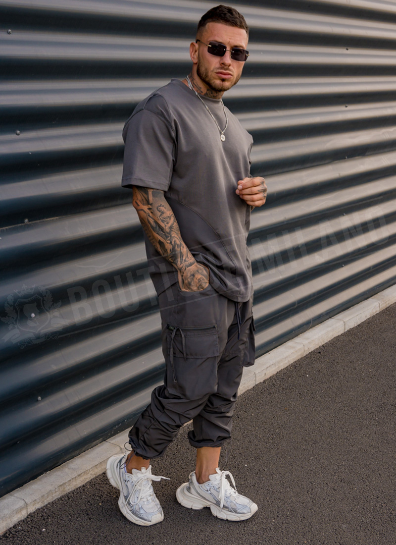 Set sport bărbătesc gri – tricou și pantaloni cargo din material textil și fâș L26076-2