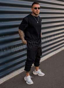 Set sport bărbătesc negru – tricou și pantaloni cargo din material textil și fâș L26076-1
