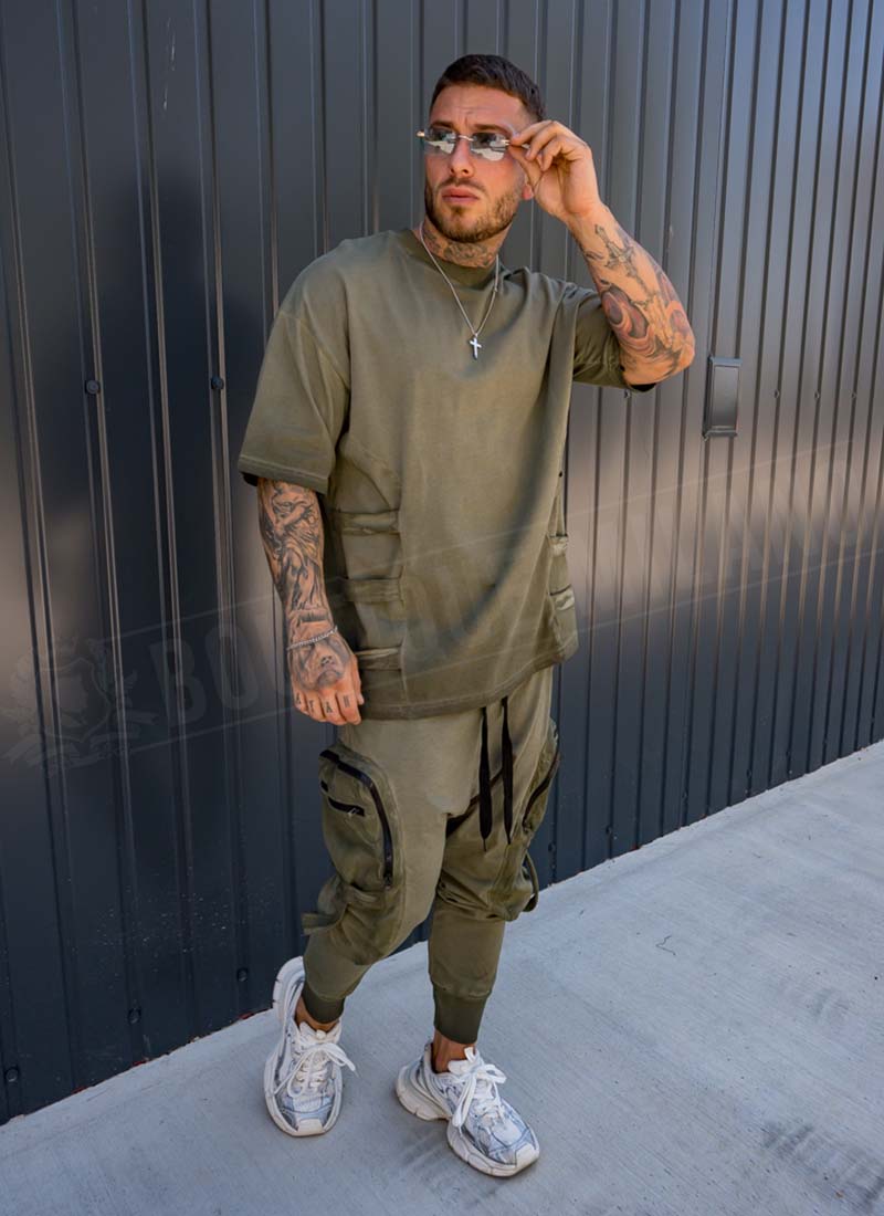 Set barbatesc format din tricou si pantaloni cargo verde L26104-4