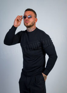 Pulover barbatesc din tricot fin negru cu guler rotund B86203-1
