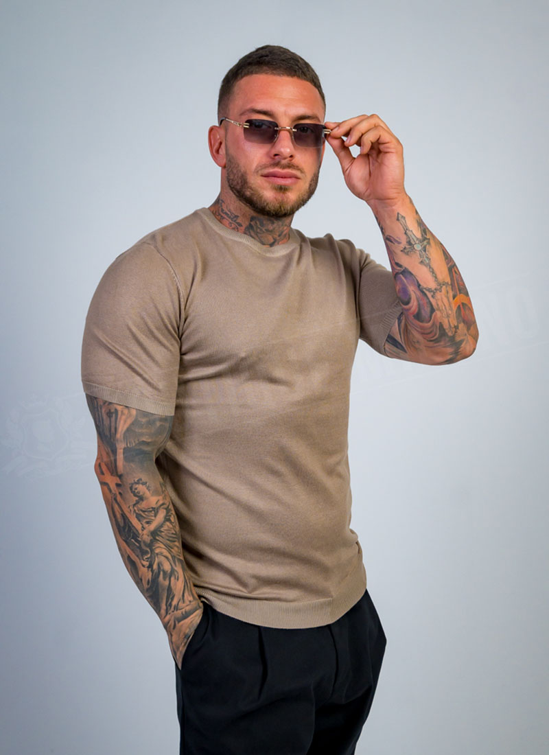 Tricou barbatesc din tricot fin bej cu guler rotund T607-10